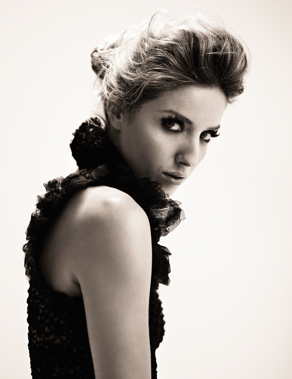 Annabelle Wallis - FAULT Magazine