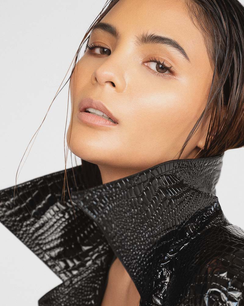 Lovi Poe close up 