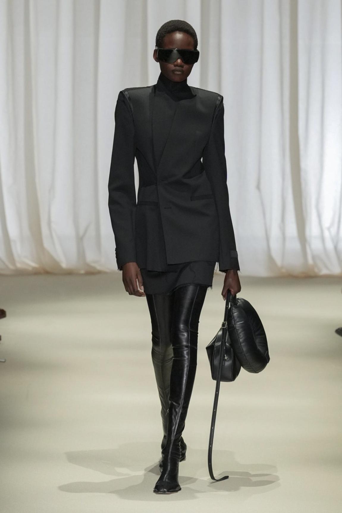 MM6 Maison Margiela FW24 - A Bold New Silhouette at Milan Fashion Week ...